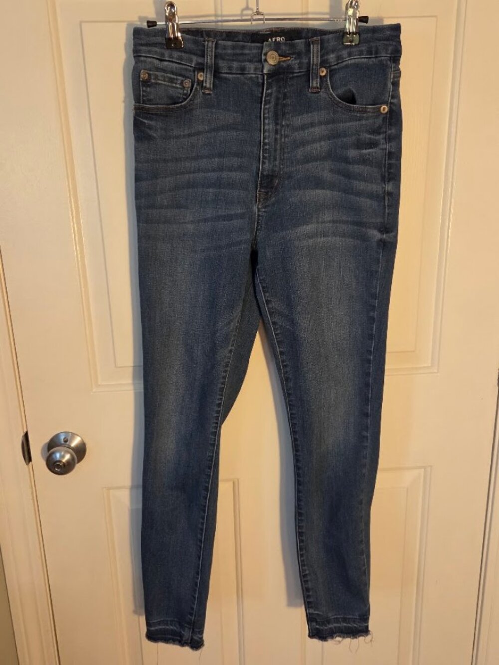 AERO Women's High-Waisted Skinny Jeans Dark Blue Size 8